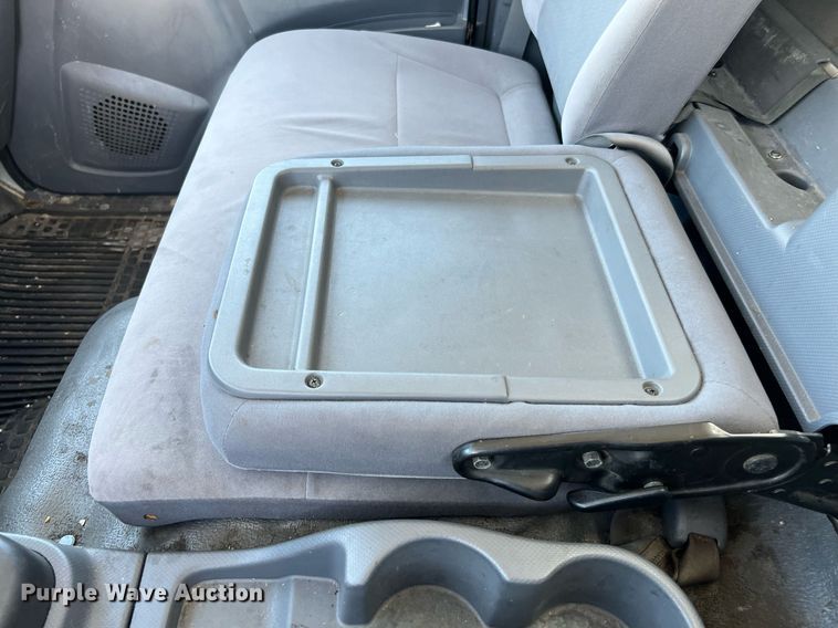 image for item DQ2173 2017 Isuzu NPR  box truck