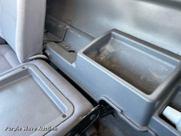 image for item DQ2173 2017 Isuzu NPR  box truck