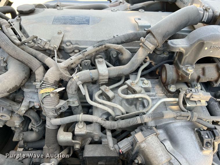 image for item DQ2173 2017 Isuzu NPR  box truck