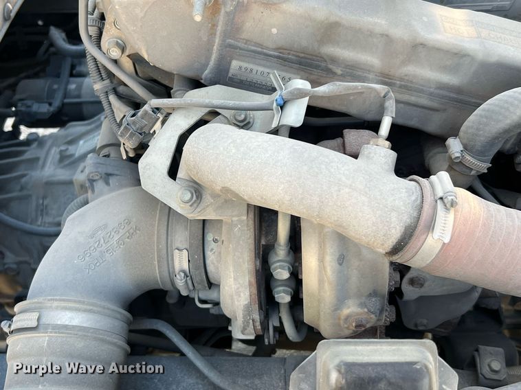 image for item DQ2173 2017 Isuzu NPR  box truck