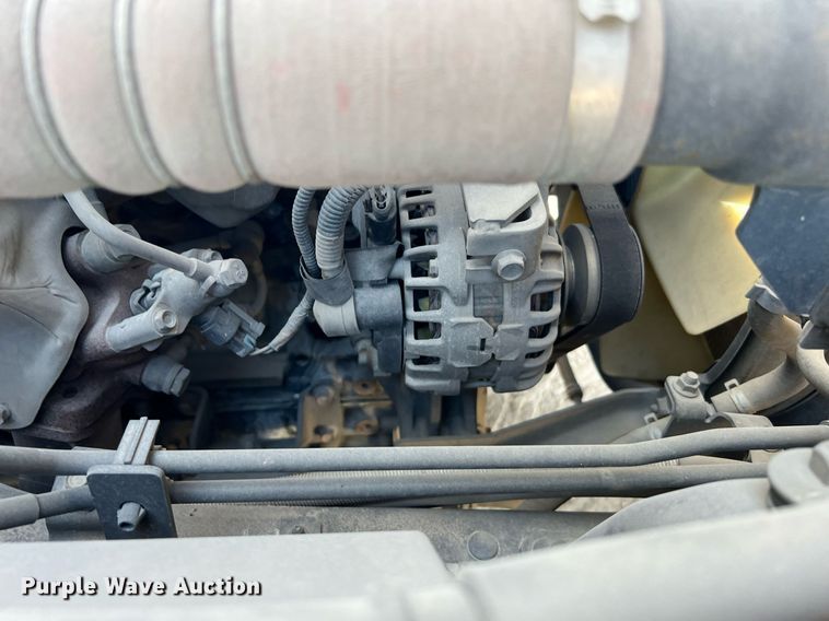 image for item DQ2173 2017 Isuzu NPR  box truck