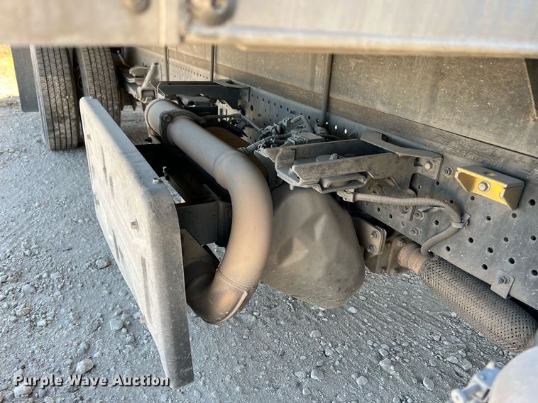 image for item DQ2173 2017 Isuzu NPR  box truck