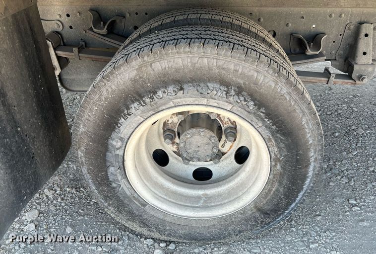 image for item DQ2173 2017 Isuzu NPR  box truck