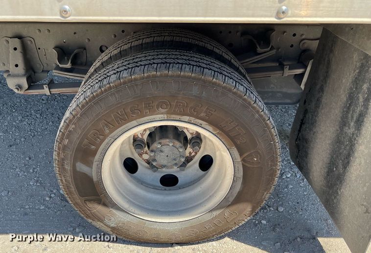 image for item DQ2173 2017 Isuzu NPR  box truck