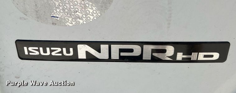 image for item DQ2173 2017 Isuzu NPR  box truck