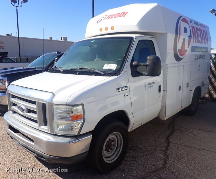 image for item DQ2932 2010 Ford E350 Super Duty  utility van