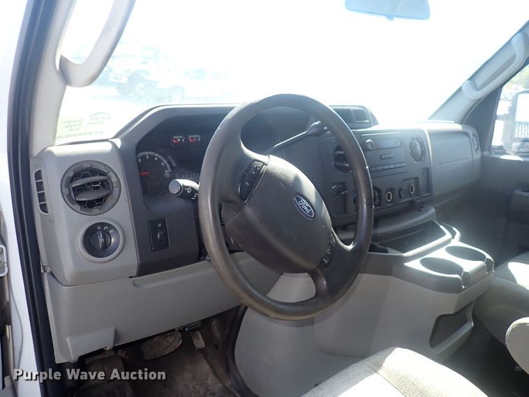 image for item DQ2932 2010 Ford E350 Super Duty  utility van