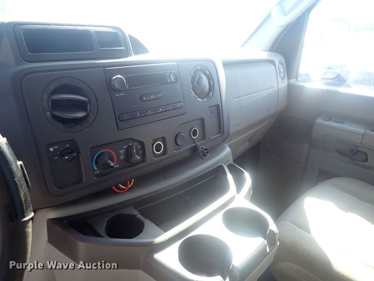 image for item DQ2932 2010 Ford E350 Super Duty  utility van