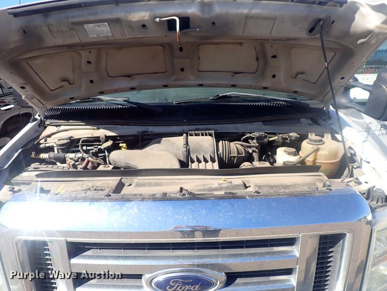 image for item DQ2932 2010 Ford E350 Super Duty  utility van