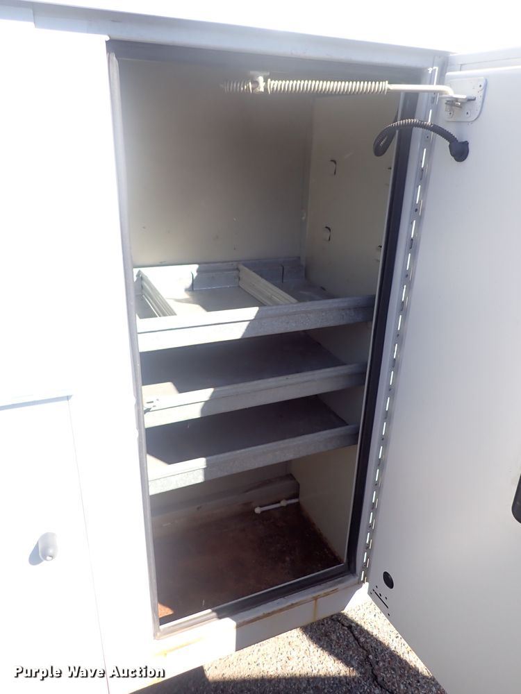 image for item DQ2932 2010 Ford E350 Super Duty  utility van