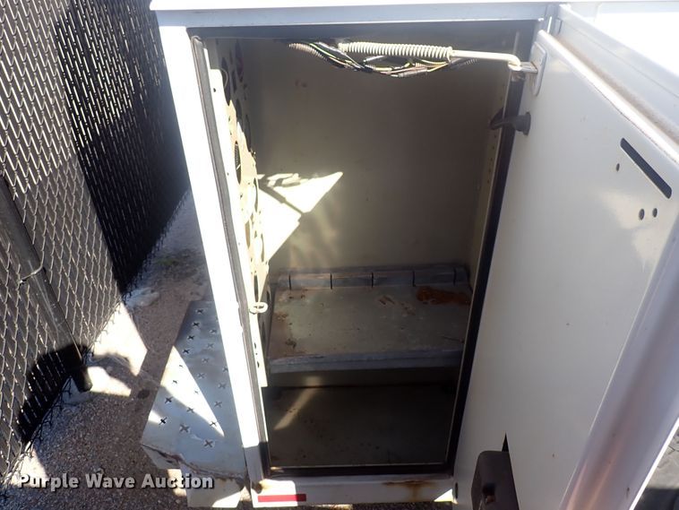 image for item DQ2932 2010 Ford E350 Super Duty  utility van