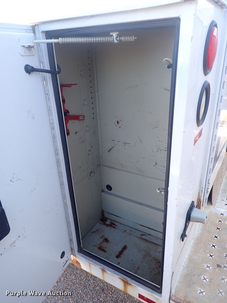 image for item DQ2932 2010 Ford E350 Super Duty  utility van