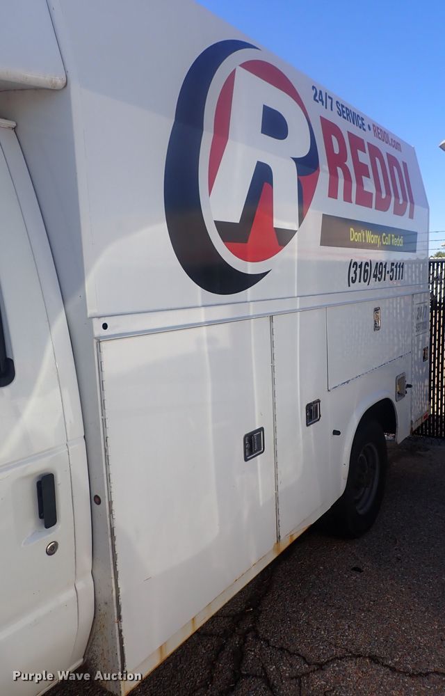 image for item DQ2932 2010 Ford E350 Super Duty  utility van