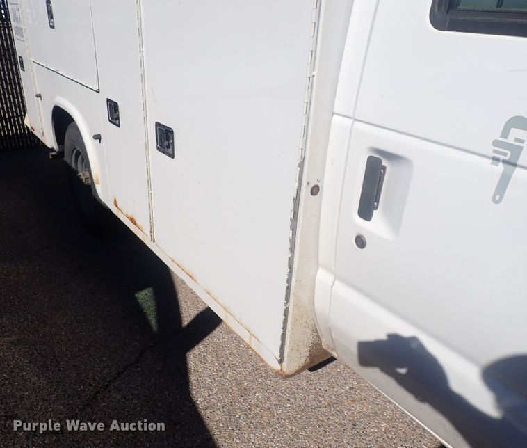 image for item DQ2932 2010 Ford E350 Super Duty  utility van