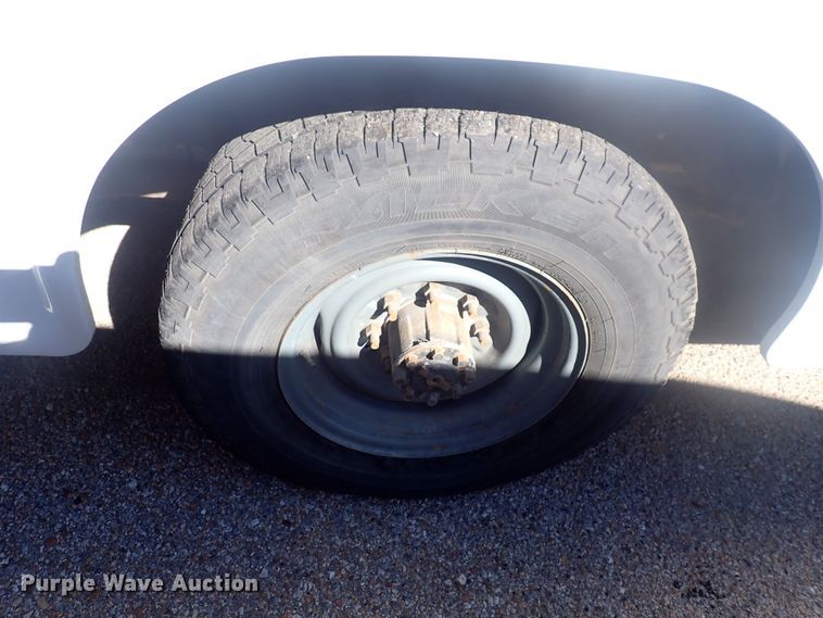 image for item DQ2932 2010 Ford E350 Super Duty  utility van