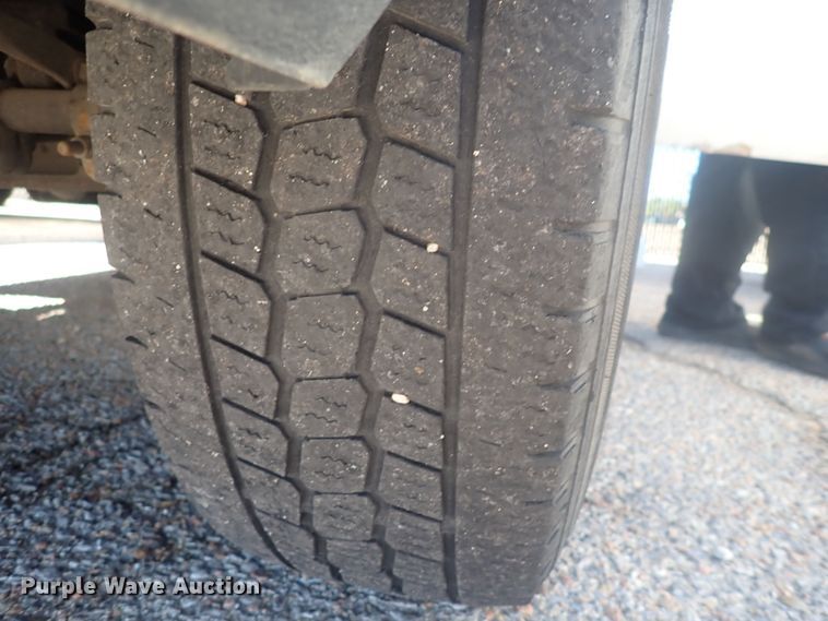 image for item DQ2932 2010 Ford E350 Super Duty  utility van