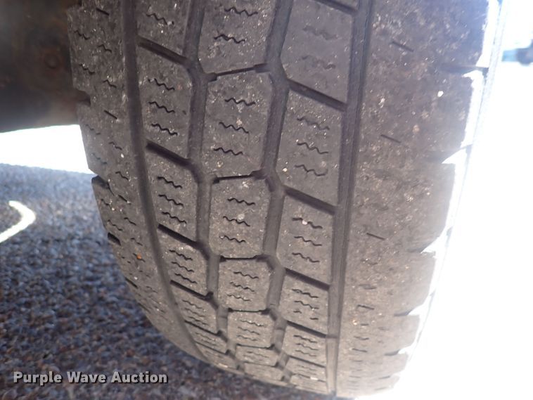 image for item DQ2932 2010 Ford E350 Super Duty  utility van