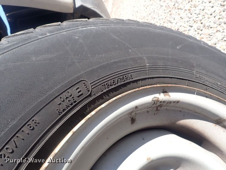 image for item DQ2932 2010 Ford E350 Super Duty  utility van