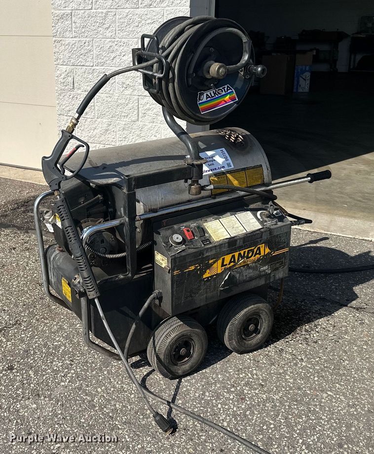 image for item DQ7334 Landa  hot pressure washer