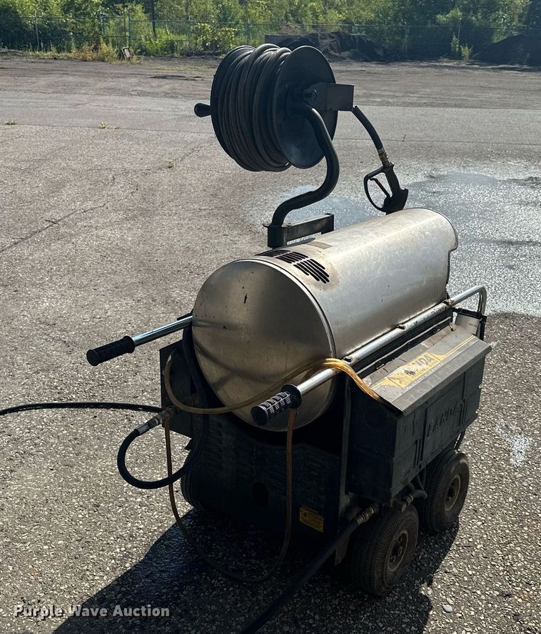 image for item DQ7334 Landa  hot pressure washer