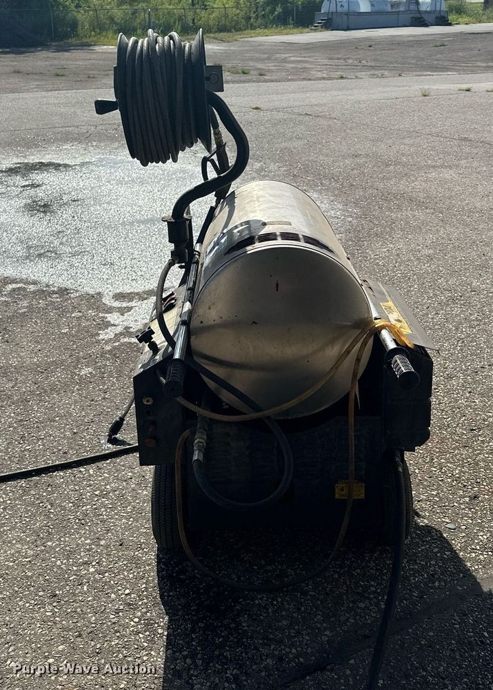 image for item DQ7334 Landa  hot pressure washer