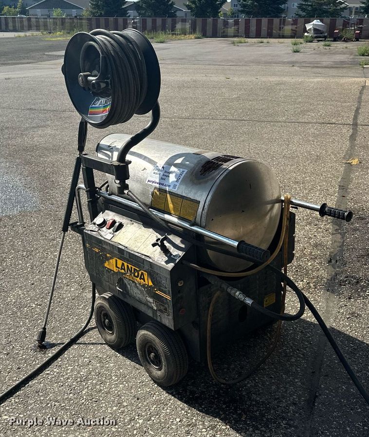 image for item DQ7334 Landa  hot pressure washer