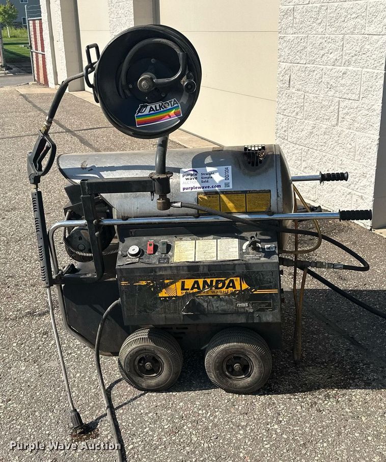 image for item DQ7334 Landa  hot pressure washer