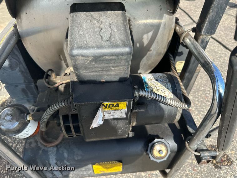 image for item DQ7334 Landa  hot pressure washer