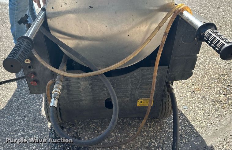 image for item DQ7334 Landa  hot pressure washer