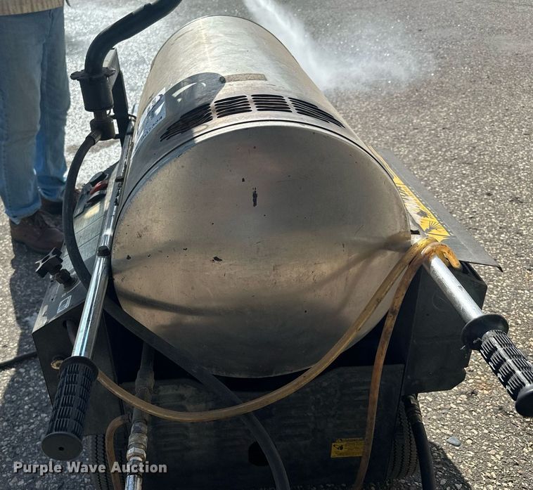 image for item DQ7334 Landa  hot pressure washer