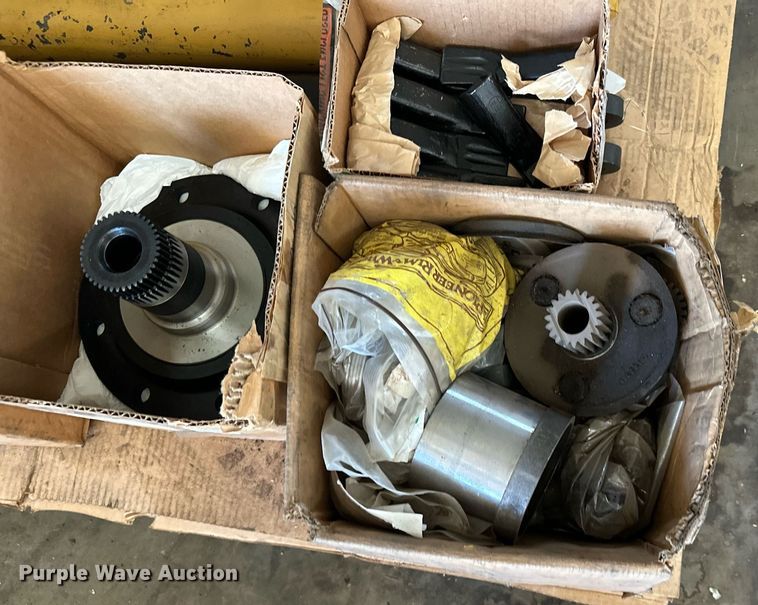 image for item DQ7335 (2) pallets of parts