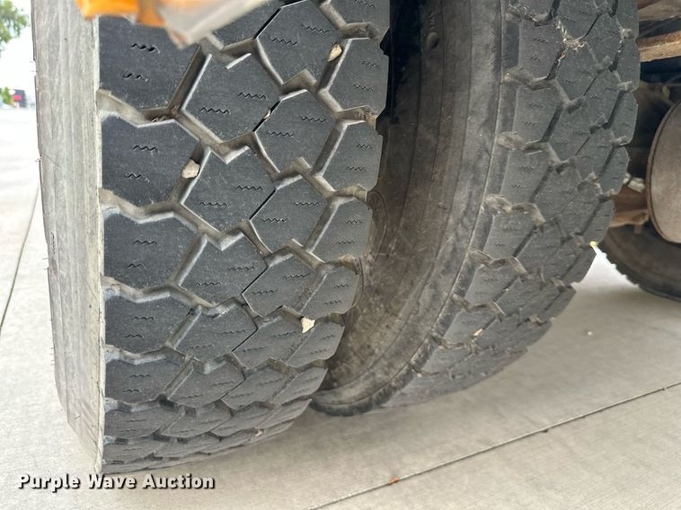 image for item DS2129 2009 Thomas  school bus