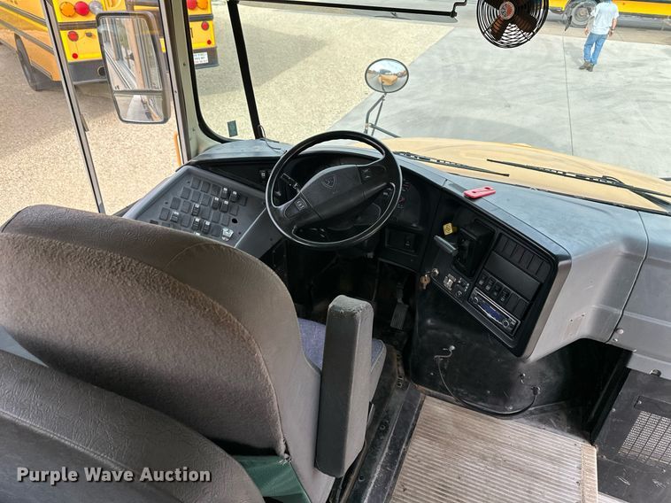 image for item DS2130 2008 International CE300  school bus