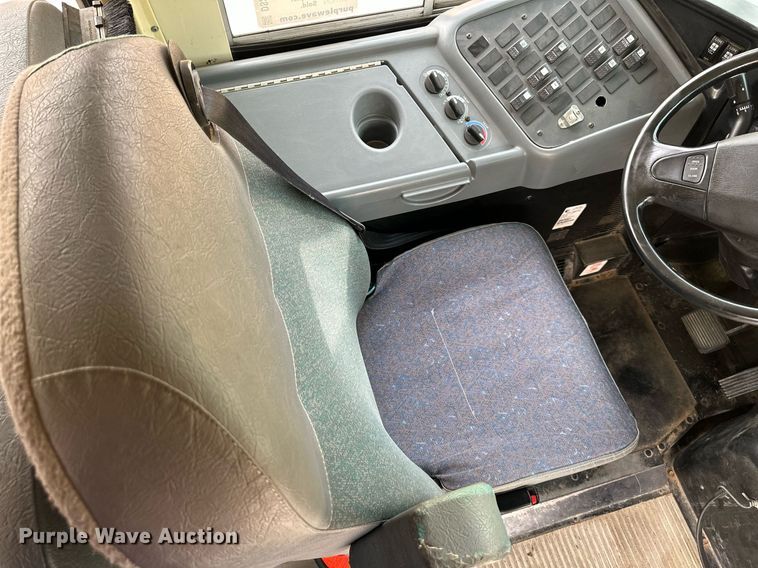 image for item DS2130 2008 International CE300  school bus