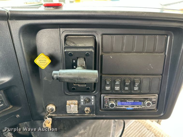 image for item DS2130 2008 International CE300  school bus