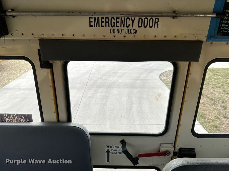 image for item DS2130 2008 International CE300  school bus