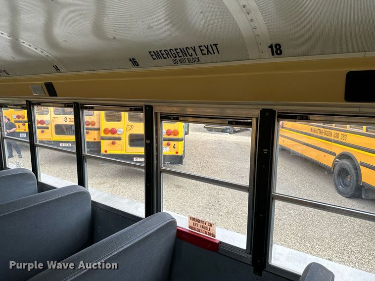 image for item DS2130 2008 International CE300  school bus