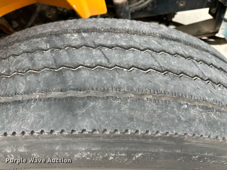 image for item DS2130 2008 International CE300  school bus