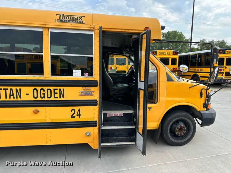 image for item DS2131 2008 Thomas Minotou  school bus