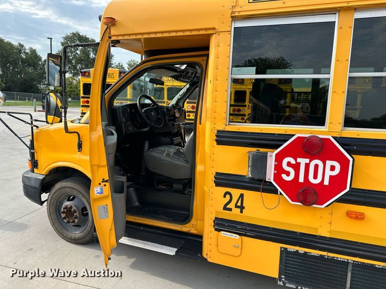 image for item DS2131 2008 Thomas Minotou  school bus