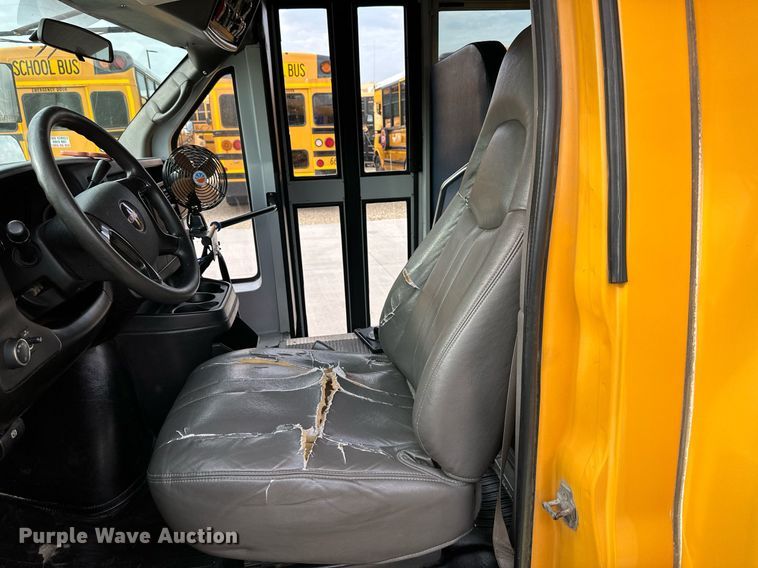 image for item DS2131 2008 Thomas Minotou  school bus