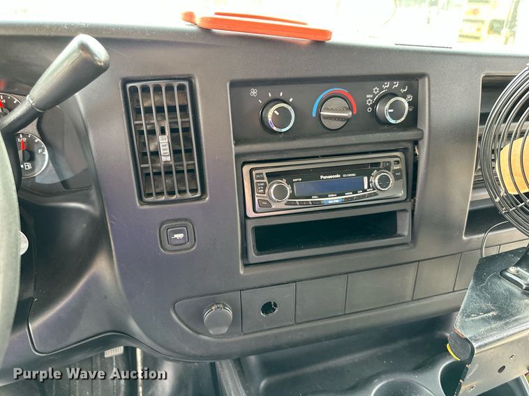 image for item DS2131 2008 Thomas Minotou  school bus