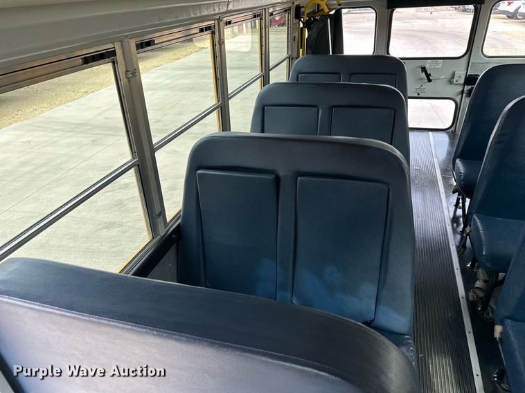 image for item DS2131 2008 Thomas Minotou  school bus