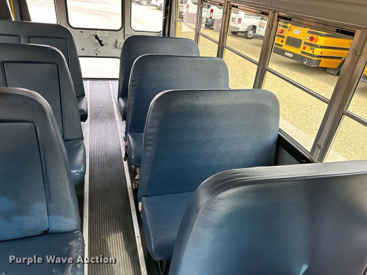 image for item DS2131 2008 Thomas Minotou  school bus