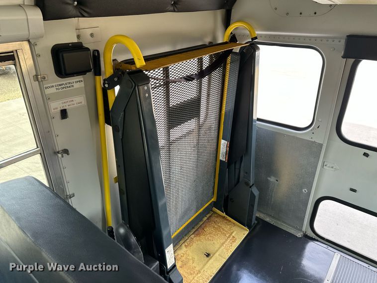 image for item DS2131 2008 Thomas Minotou  school bus