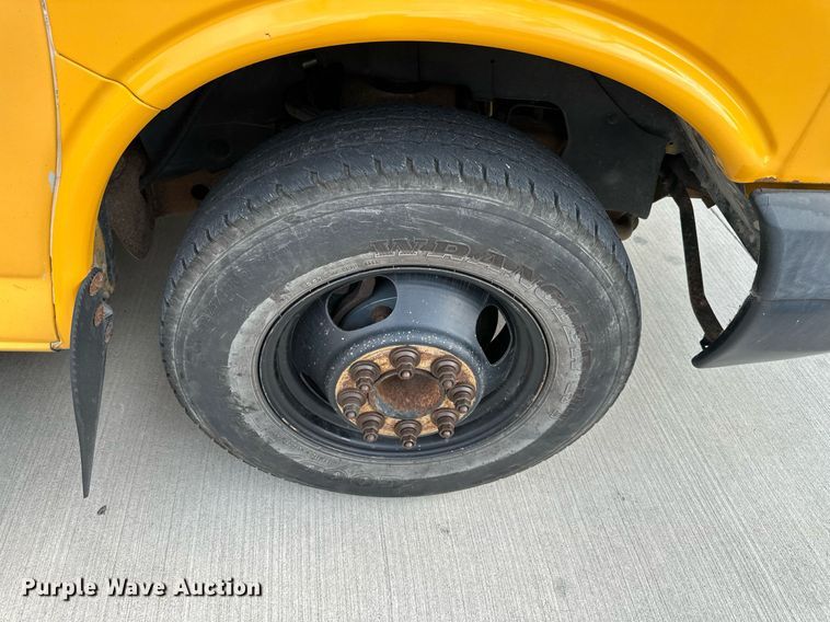 image for item DS2131 2008 Thomas Minotou  school bus