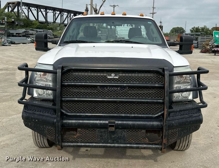 image for item DS2138 2016 Ford F550  truck cab and chassis