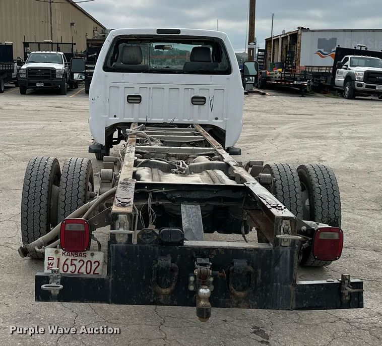 image for item DS2138 2016 Ford F550  truck cab and chassis