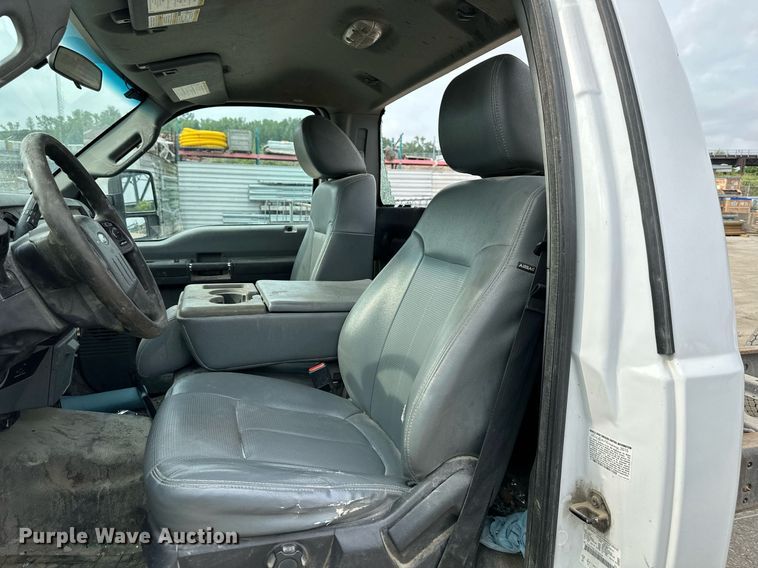 image for item DS2138 2016 Ford F550  truck cab and chassis