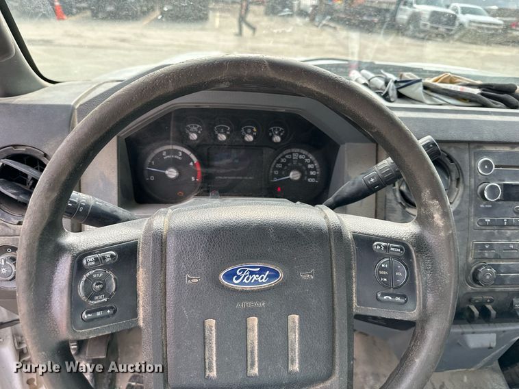 image for item DS2138 2016 Ford F550  truck cab and chassis